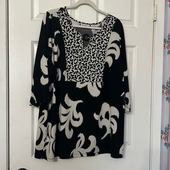 Susan Graver Liquid Knit Tunic - Picture 1 of 1